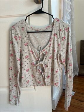 Women's Floral Lace-Up Long Sleeve Top - Gray with Pink Roses